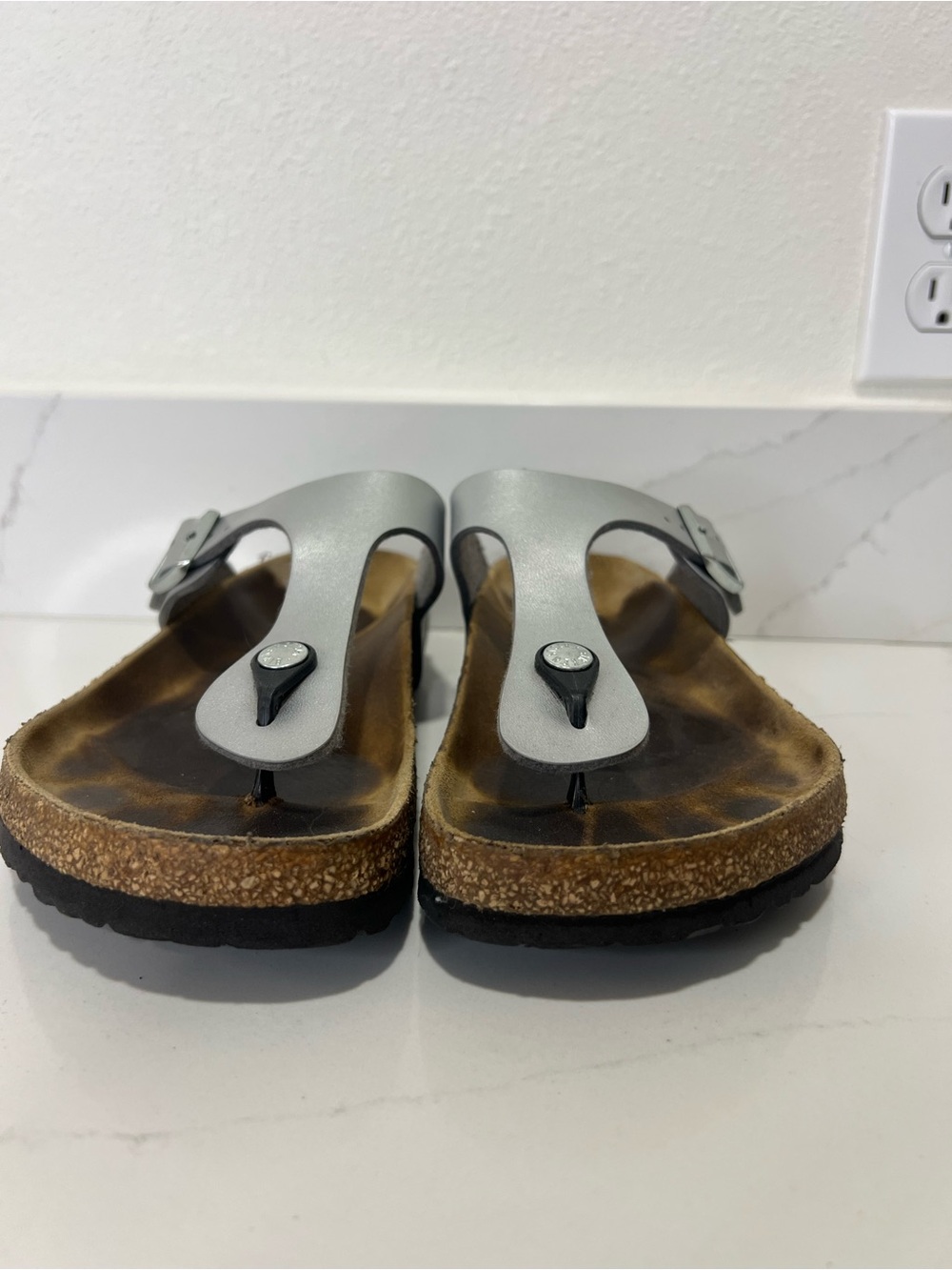 Birkenstock Metallic Silver Gizeh Footbed Sandals size 41 or U.S. women’s 10 - Picture 3 of 11